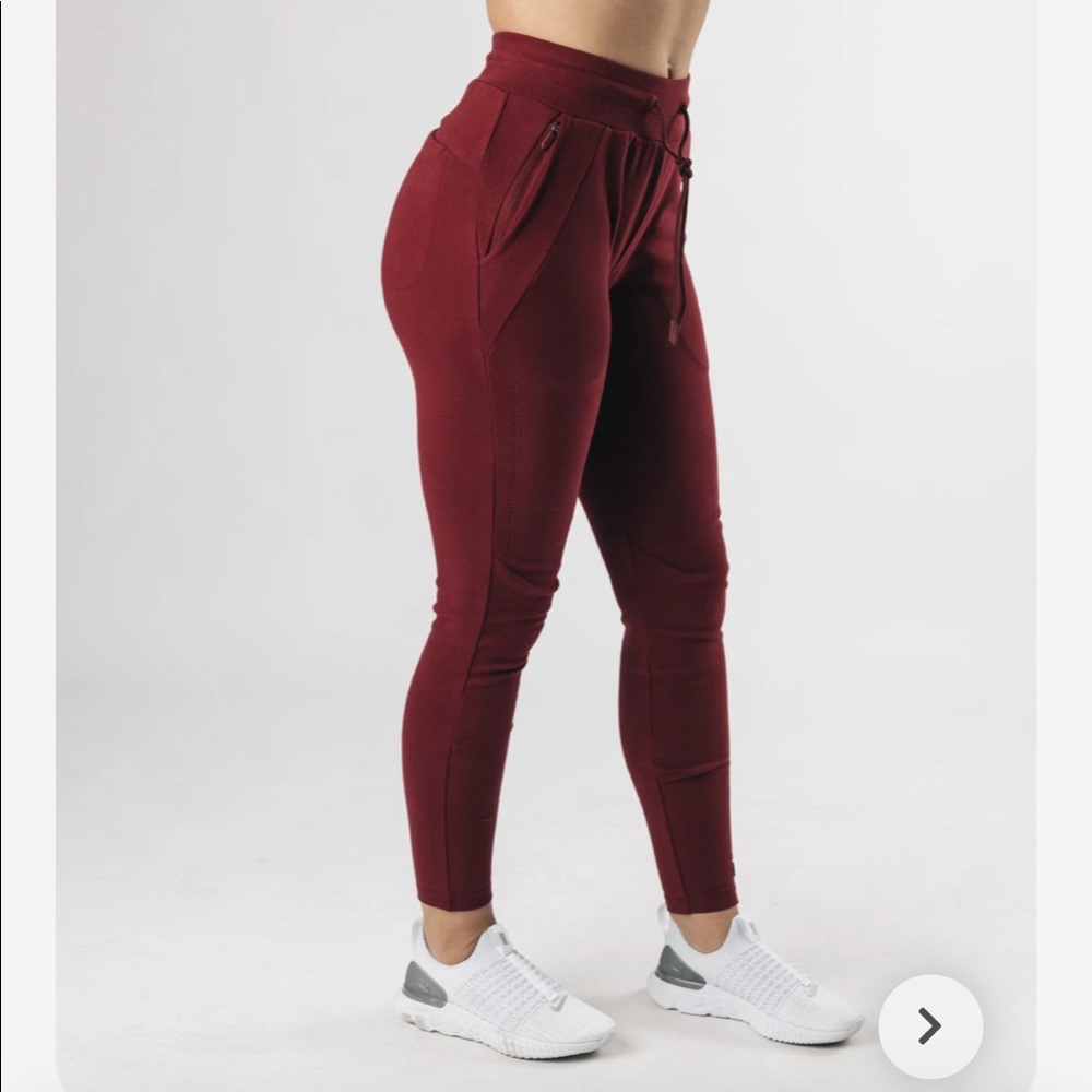 Alphalete joggers